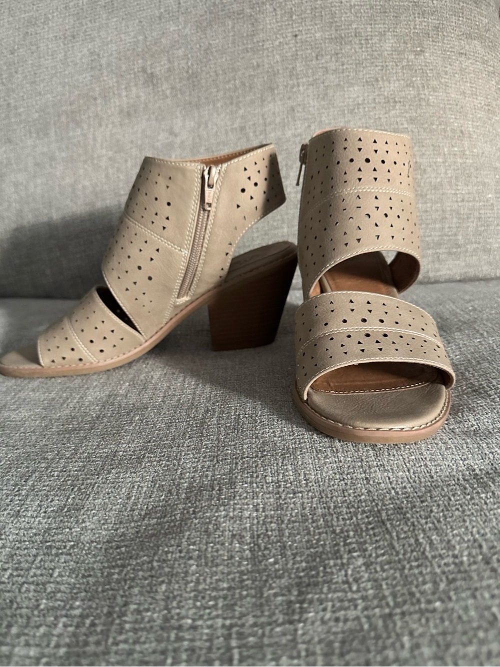 Eurosoft Tannyn Block Heel Sandal in Taupe